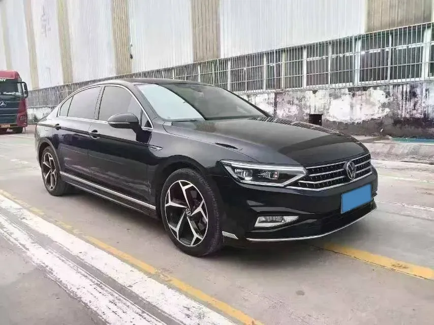 2023 Volkswagen Magotan 2.0T 186HP L4 7DCT,autocango,china used car exporter,china ev exporter,chinese used car exporter,chinese used ev exporter