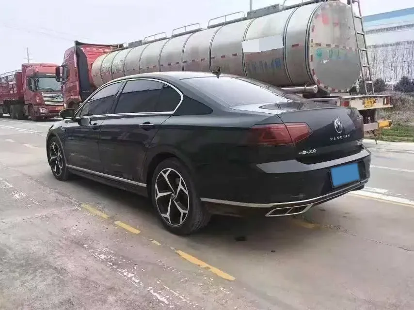 2023 Volkswagen Magotan 2.0T 186HP L4 7DCT,autocango,china used car exporter,china ev exporter,chinese used car exporter,chinese used ev exporter