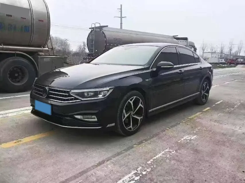 2023 Volkswagen Magotan 2.0T 186HP L4 7DCT,autocango,china used car exporter,china ev exporter,chinese used car exporter,chinese used ev exporter