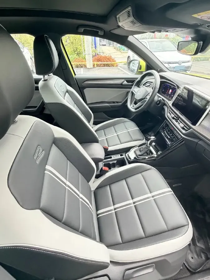 2023 Volkswagen T-Roc 1.5T 160HP L4 7DCT,autocango,china used car exporter,china ev exporter,chinese used car exporter,chinese used ev exporter