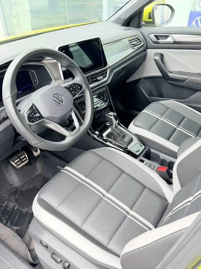 2023 Volkswagen T-Roc 1.5T 160HP L4 7DCT,autocango,china used car exporter,china ev exporter,chinese used car exporter,chinese used ev exporter