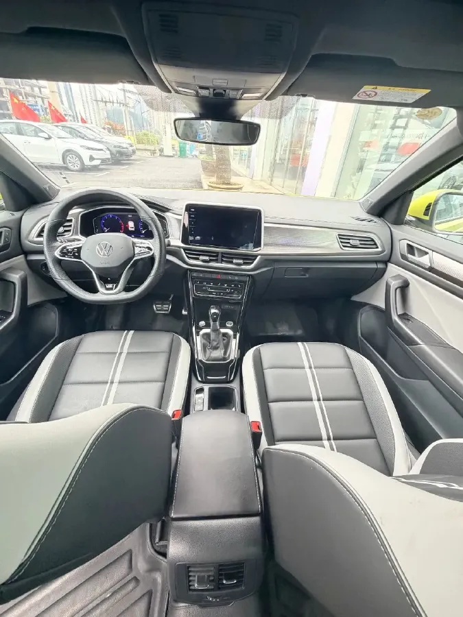 2023 Volkswagen T-Roc 1.5T 160HP L4 7DCT,autocango,china used car exporter,china ev exporter,chinese used car exporter,chinese used ev exporter
