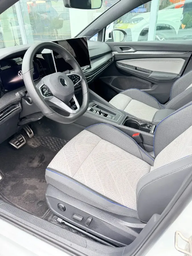 2025 Volkswagen Golf 1.5T 160HP L4 7DCT,autocango,china used car exporter,china ev exporter,chinese used car exporter,chinese used ev exporter