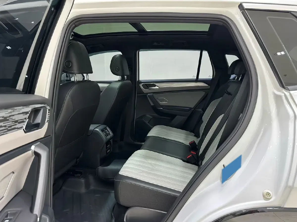 2023 Volkswagen Tayron 2.0T 220HP L4 7DCT,autocango,china used car exporter,china ev exporter,chinese used car exporter,chinese used ev exporter