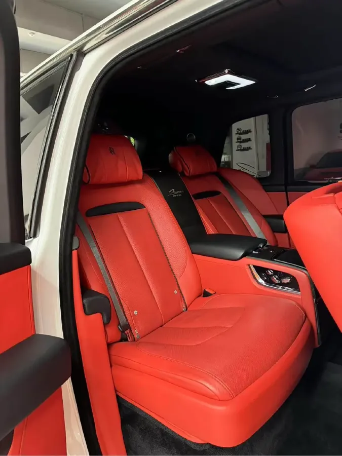 2018 Rolls-Royce Cullinan 6.7T 571HP V12 8AT,autocango,china used car exporter,china ev exporter,chinese used car exporter,chinese used ev exporter