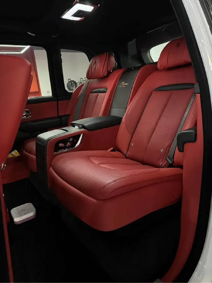 2018 Rolls-Royce Cullinan 6.7T 571HP V12 8AT,autocango,china used car exporter,china ev exporter,chinese used car exporter,chinese used ev exporter