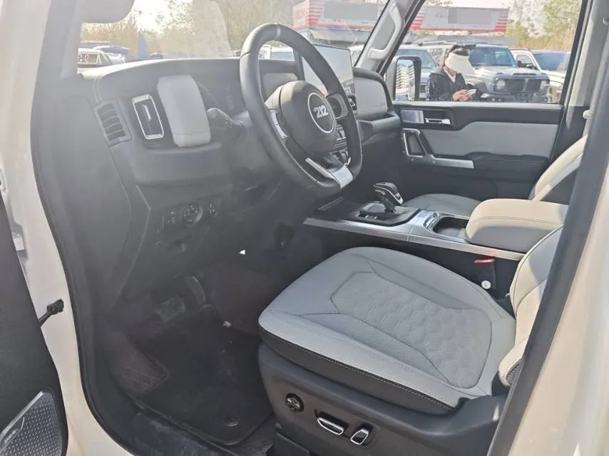 2024 212 212 T01 2.0T 252HP L4 8AT,autocango,china used car exporter,china ev exporter,chinese used car exporter,chinese used ev exporter