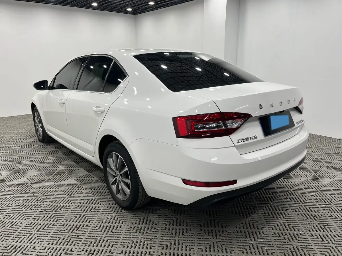 2021 Skoda Octavia 1.5L 113HP L4 6AT,autocango,china used car exporter,china ev exporter,chinese used car exporter,chinese used ev exporter