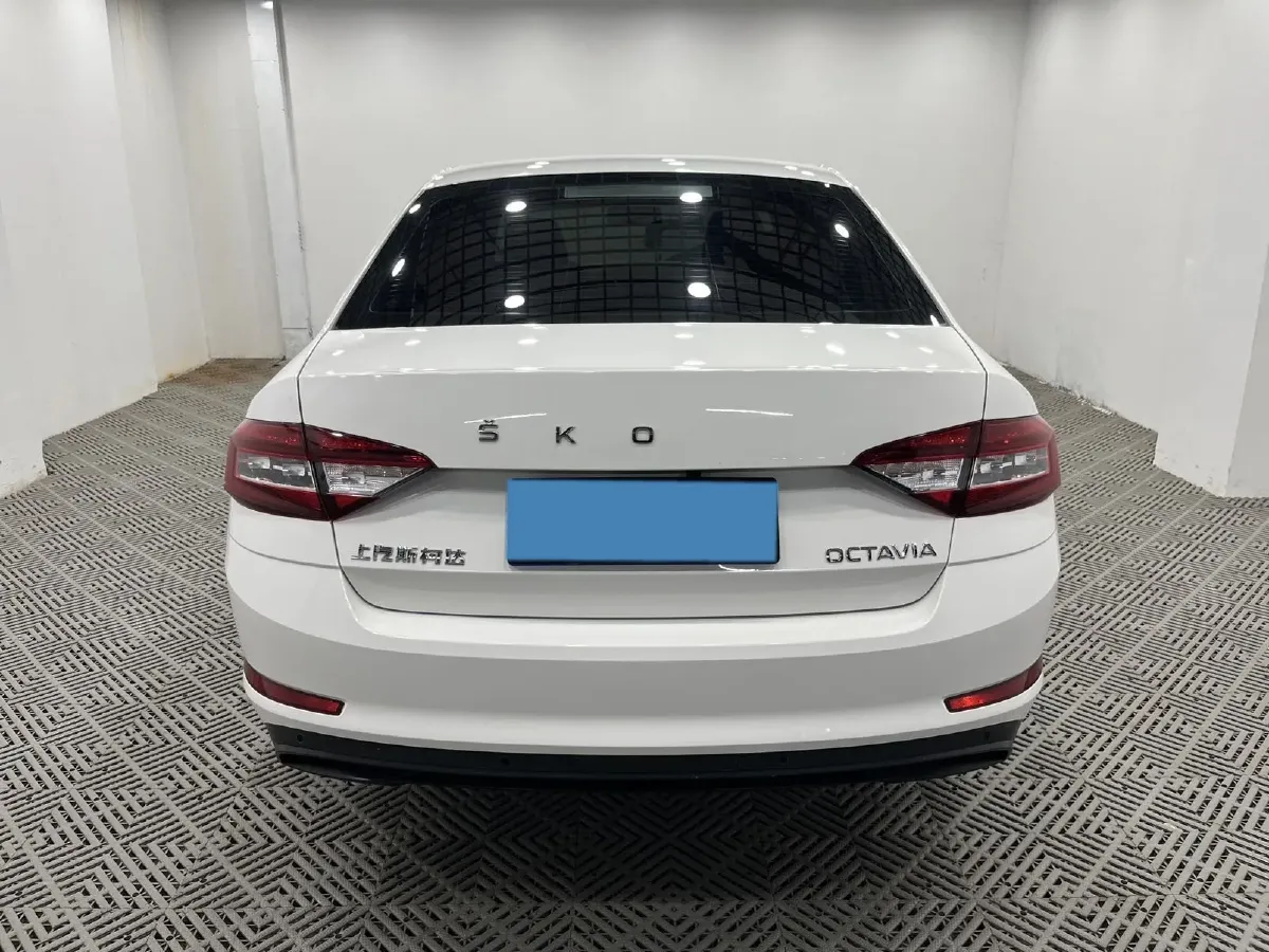 2021 Skoda Octavia 1.5L 113HP L4 6AT,autocango,china used car exporter,china ev exporter,chinese used car exporter,chinese used ev exporter