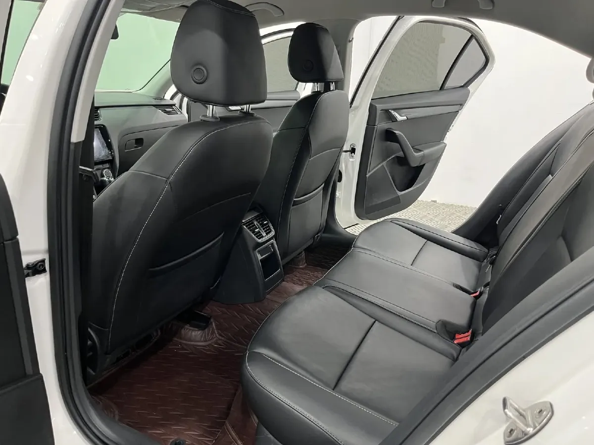 2021 Skoda Octavia 1.5L 113HP L4 6AT,autocango,china used car exporter,china ev exporter,chinese used car exporter,chinese used ev exporter