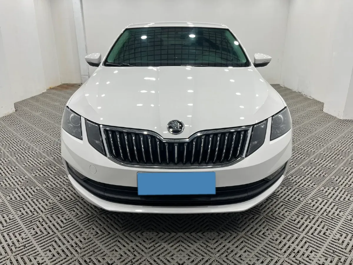2021 Skoda Octavia 1.5L 113HP L4 6AT,autocango,china used car exporter,china ev exporter,chinese used car exporter,chinese used ev exporter