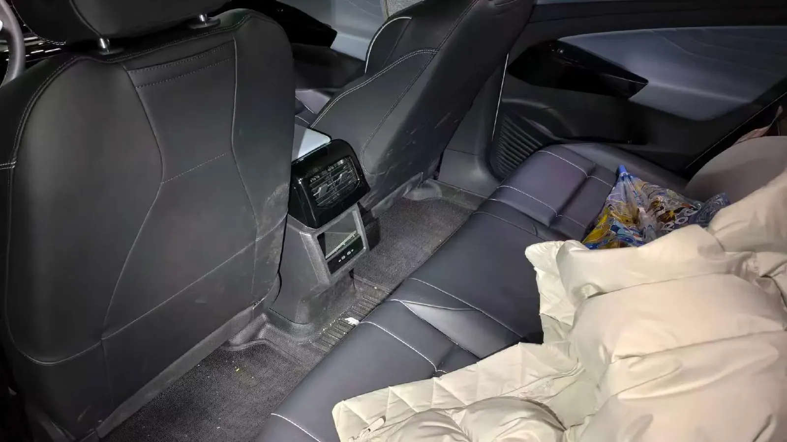 2024 Exceed LXC-DM 1.5T 156HP L4 3DHT PHEV 19.27KWH,autocango,china used car exporter,china ev exporter,chinese used car exporter,chinese used ev exporter