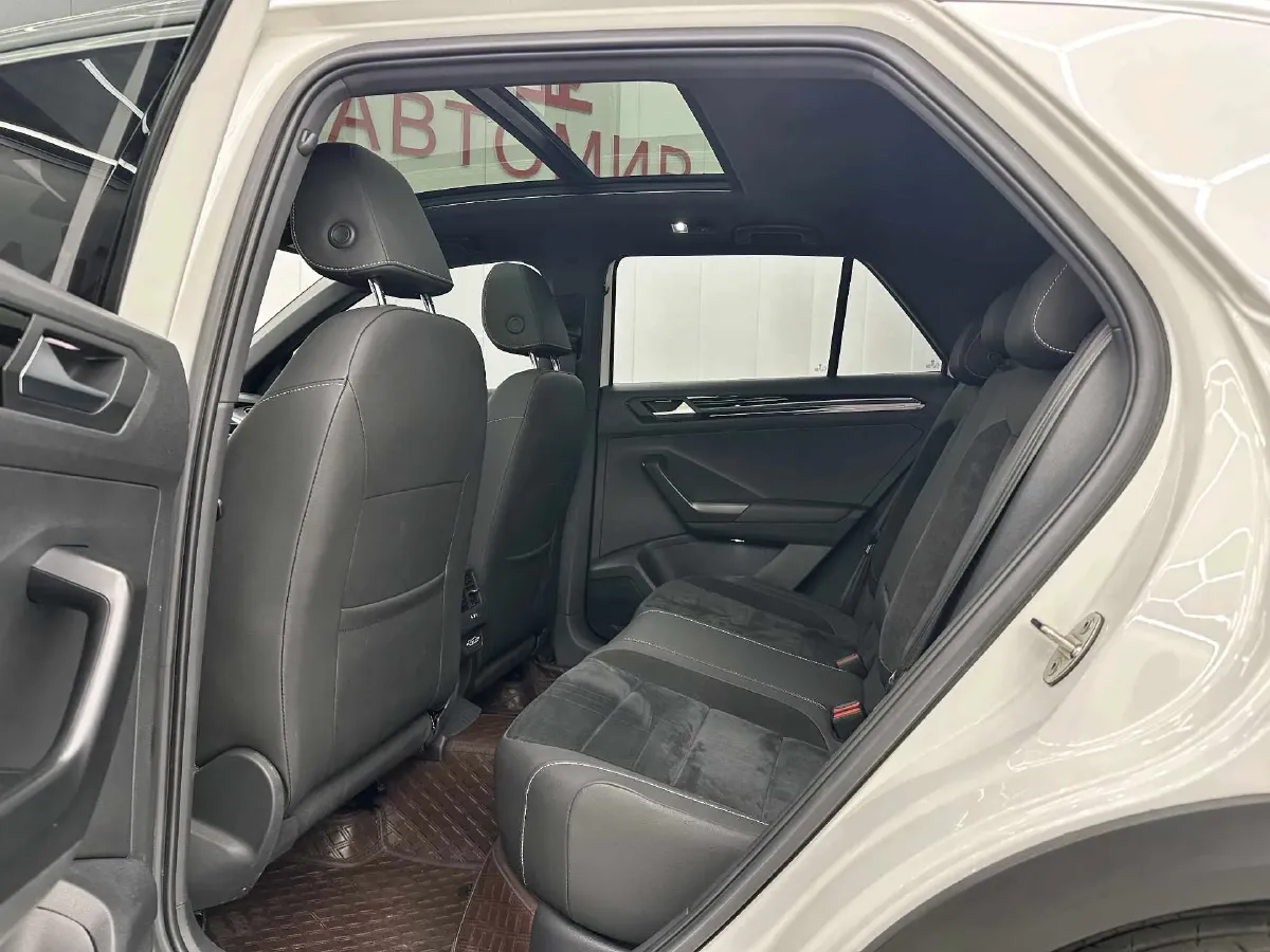 2021 Volkswagen T-Roc 1.4T 150HP L4 7DCT,autocango,china used car exporter,china ev exporter,chinese used car exporter,chinese used ev exporter