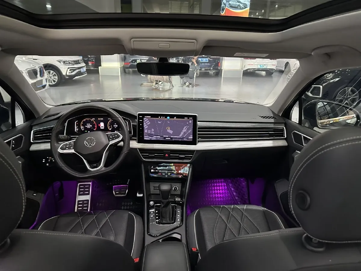 2024 Volkswagen Tiguan L 2.0T 186HP L4 7DCT,autocango,china used car exporter,china ev exporter,chinese used car exporter,chinese used ev exporter