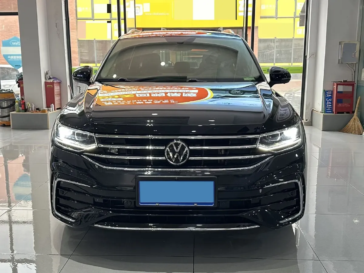 2024 Volkswagen Tiguan L 2.0T 186HP L4 7DCT,autocango,china used car exporter,china ev exporter,chinese used car exporter,chinese used ev exporter