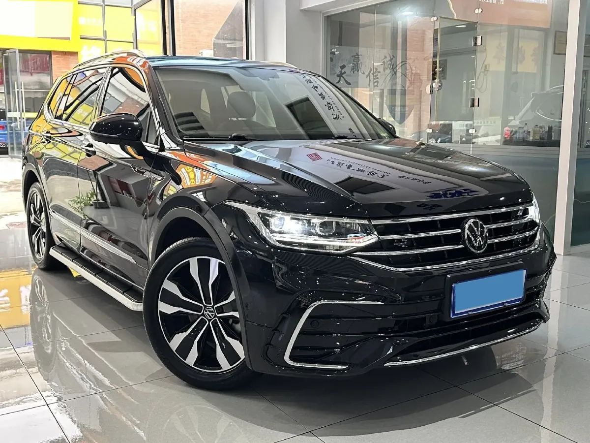 2024 Volkswagen Tiguan L 2.0T 186HP L4 7DCT,autocango,china used car exporter,china ev exporter,chinese used car exporter,chinese used ev exporter