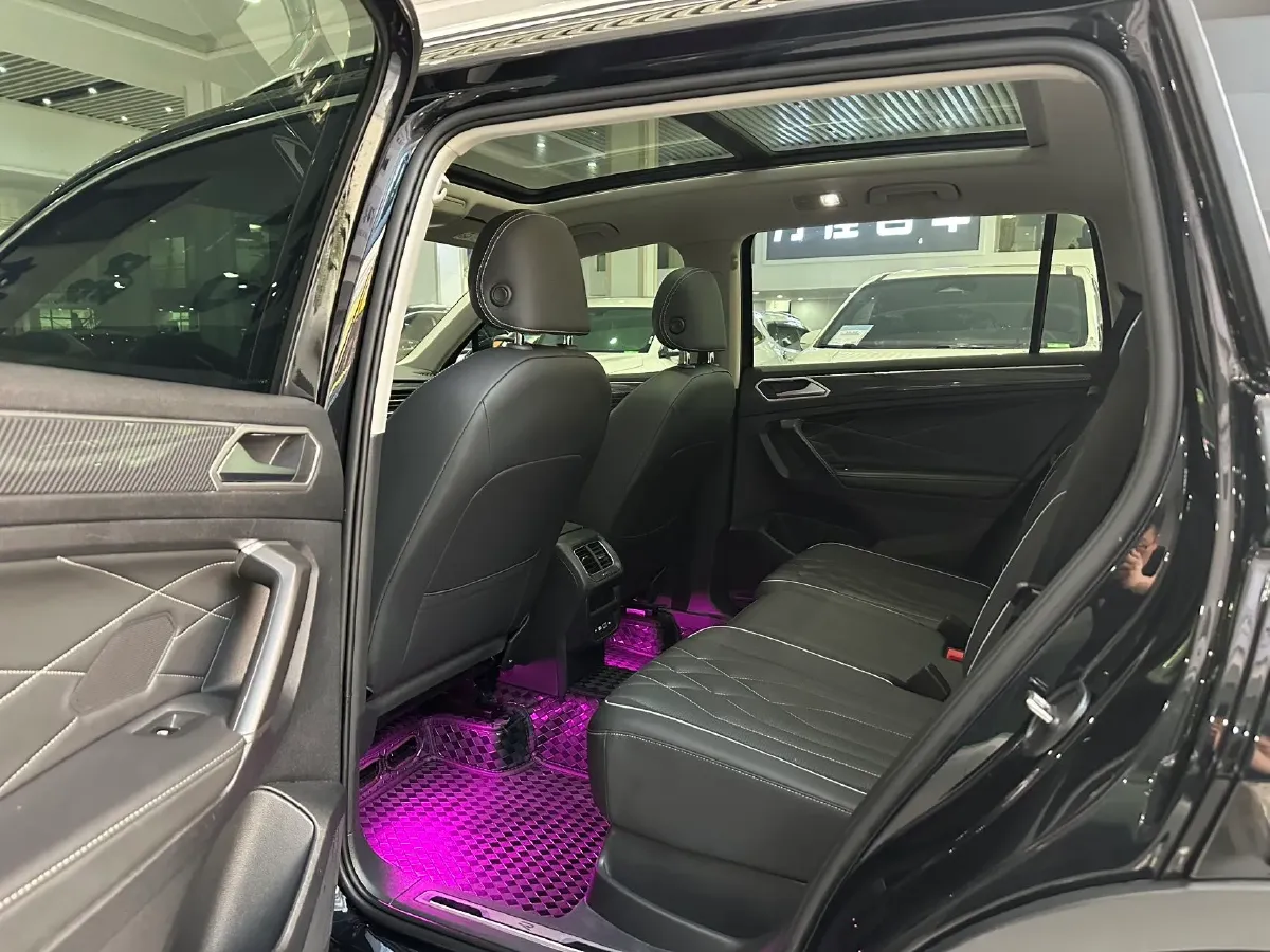 2024 Volkswagen Tiguan L 2.0T 186HP L4 7DCT,autocango,china used car exporter,china ev exporter,chinese used car exporter,chinese used ev exporter