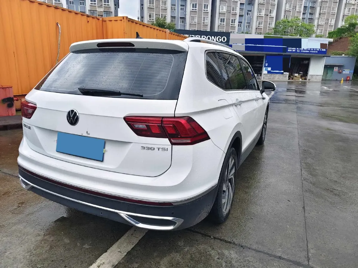 2023 Volkswagen Tiguan L 2.0T 186HP L4 7DCT,autocango,china used car exporter,china ev exporter,chinese used car exporter,chinese used ev exporter