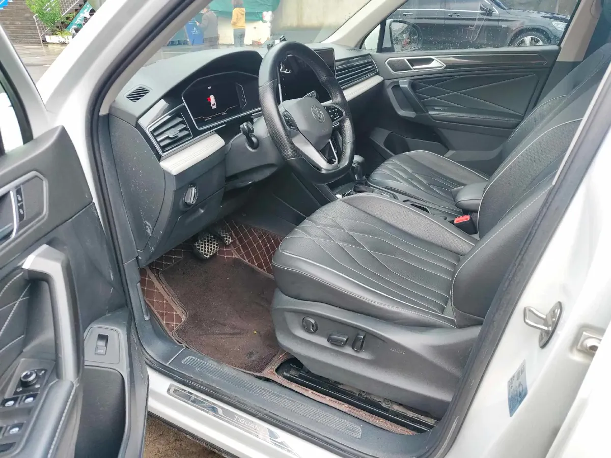 2023 Volkswagen Tiguan L 2.0T 186HP L4 7DCT,autocango,china used car exporter,china ev exporter,chinese used car exporter,chinese used ev exporter