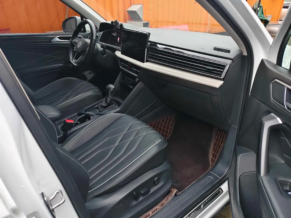 2023 Volkswagen Tiguan L 2.0T 186HP L4 7DCT,autocango,china used car exporter,china ev exporter,chinese used car exporter,chinese used ev exporter