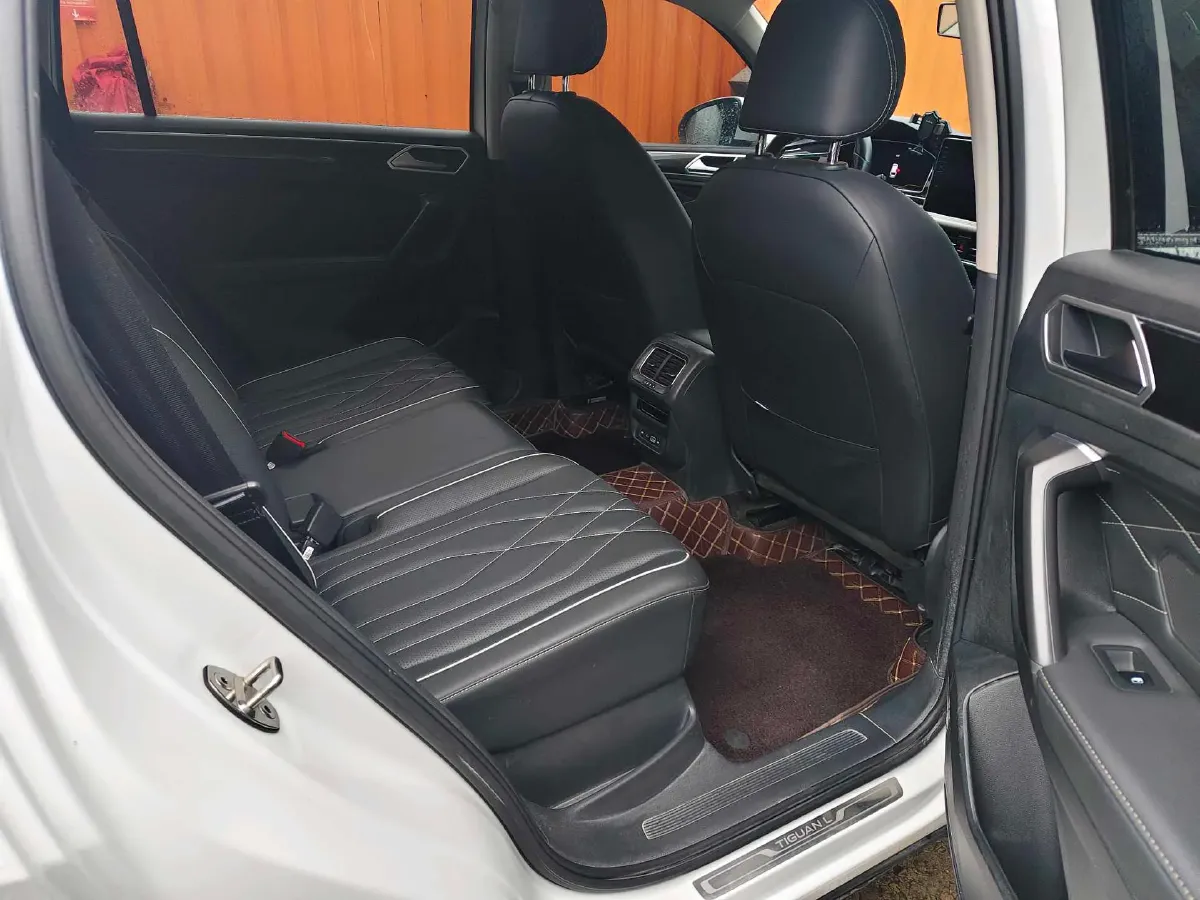 2023 Volkswagen Tiguan L 2.0T 186HP L4 7DCT,autocango,china used car exporter,china ev exporter,chinese used car exporter,chinese used ev exporter