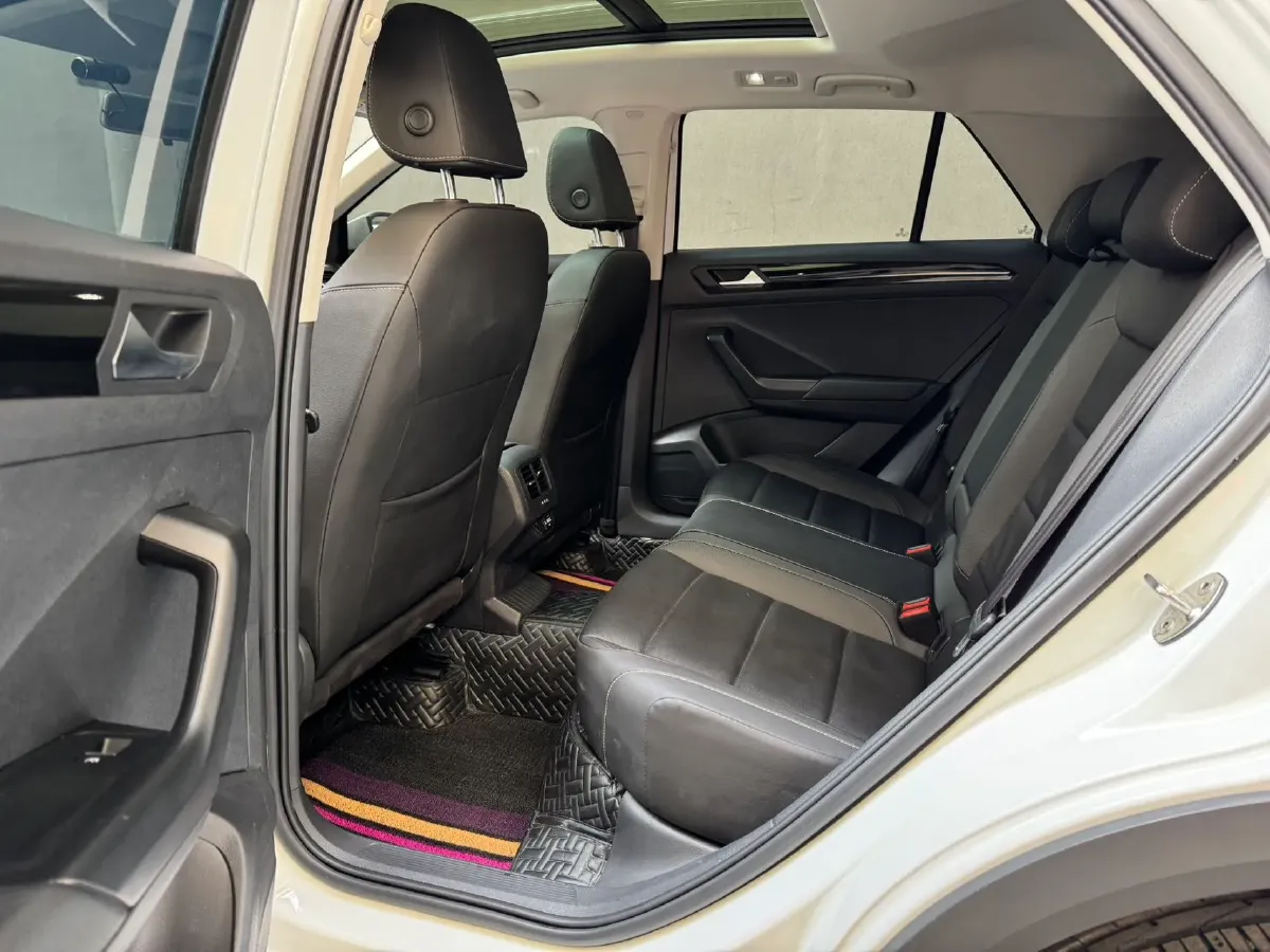 2022 Volkswagen T-Roc 1.4T 150HP L4 7DCT,autocango,china used car exporter,china ev exporter,chinese used car exporter,chinese used ev exporter