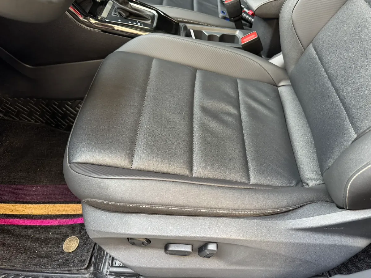 2022 Volkswagen T-Roc 1.4T 150HP L4 7DCT,autocango,china used car exporter,china ev exporter,chinese used car exporter,chinese used ev exporter