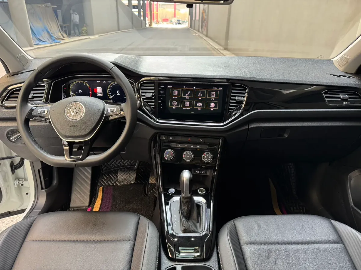 2022 Volkswagen T-Roc 1.4T 150HP L4 7DCT,autocango,china used car exporter,china ev exporter,chinese used car exporter,chinese used ev exporter