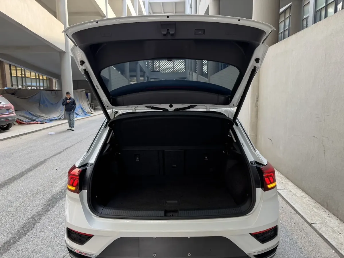 2022 Volkswagen T-Roc 1.4T 150HP L4 7DCT,autocango,china used car exporter,china ev exporter,chinese used car exporter,chinese used ev exporter