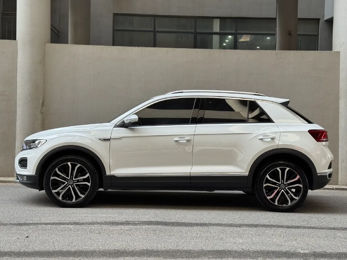 2022 Volkswagen T-Roc 1.4T 150HP L4 7DCT,autocango,china used car exporter,china ev exporter,chinese used car exporter,chinese used ev exporter