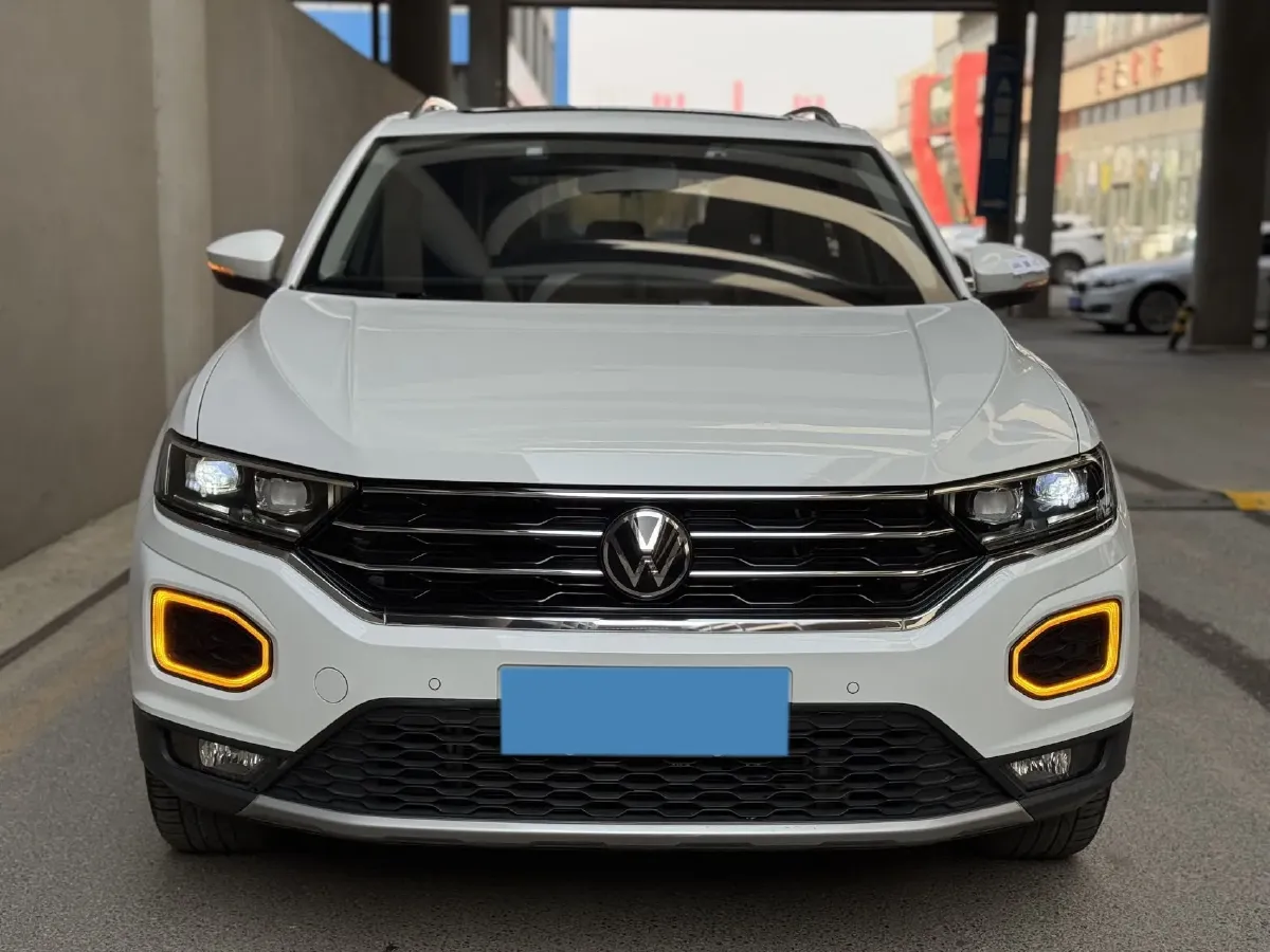 2022 Volkswagen T-Roc 1.4T 150HP L4 7DCT,autocango,china used car exporter,china ev exporter,chinese used car exporter,chinese used ev exporter