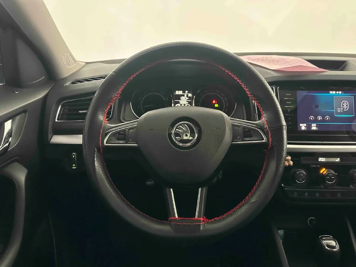 2022 Skoda Kamiq 1.5L 112HP L4 6AT,autocango,china used car exporter,china ev exporter,chinese used car exporter,chinese used ev exporter