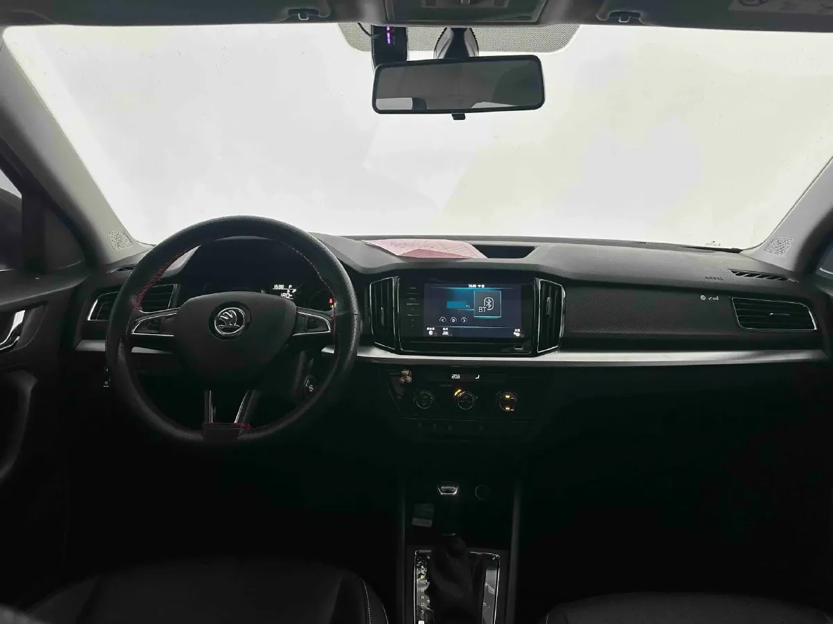 2022 Skoda Kamiq 1.5L 112HP L4 6AT,autocango,china used car exporter,china ev exporter,chinese used car exporter,chinese used ev exporter