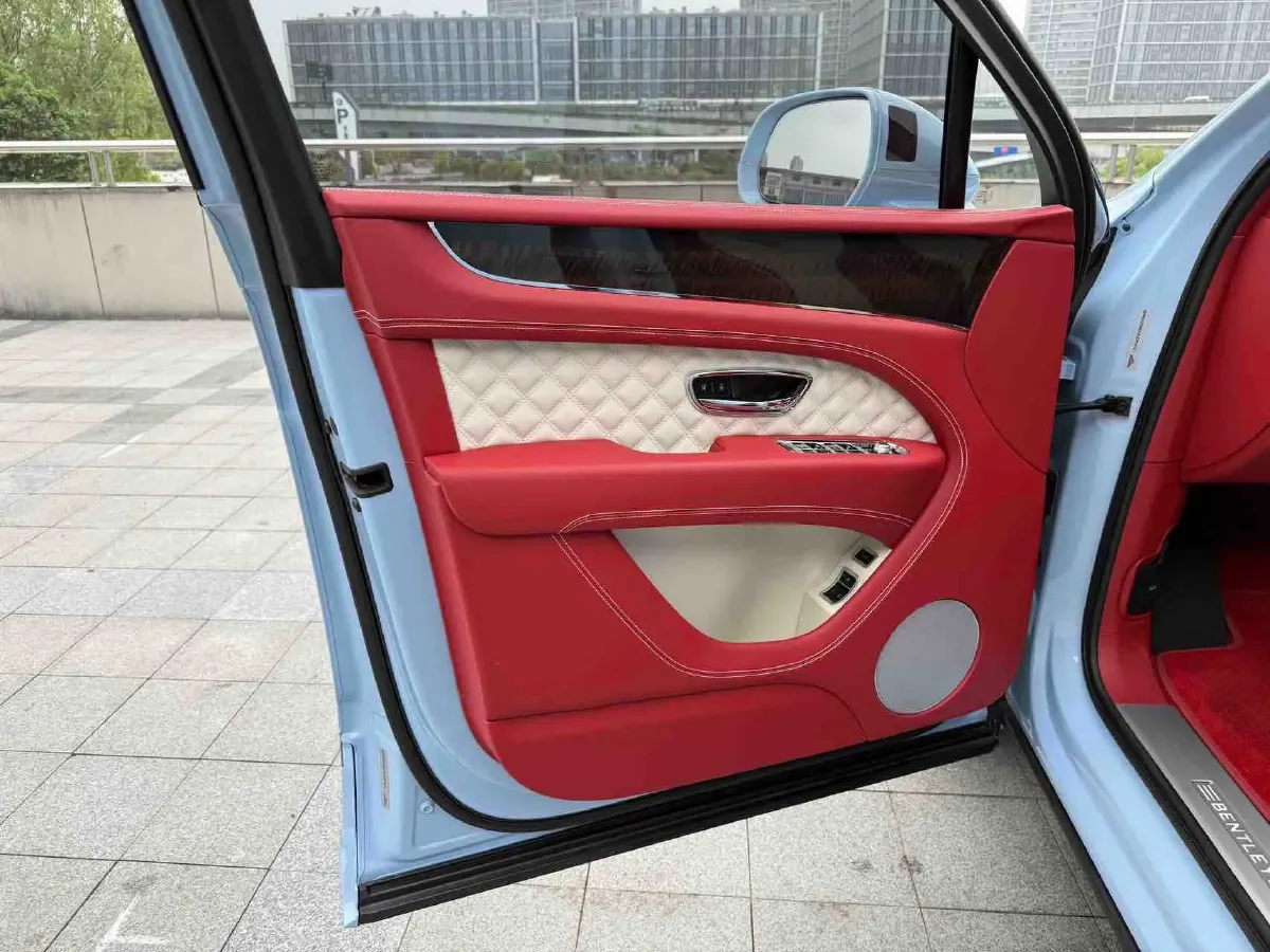 2022 Bentley Bentayga 4.0T 550HP V8 8AT,autocango,china used car exporter,china ev exporter,chinese used car exporter,chinese used ev exporter