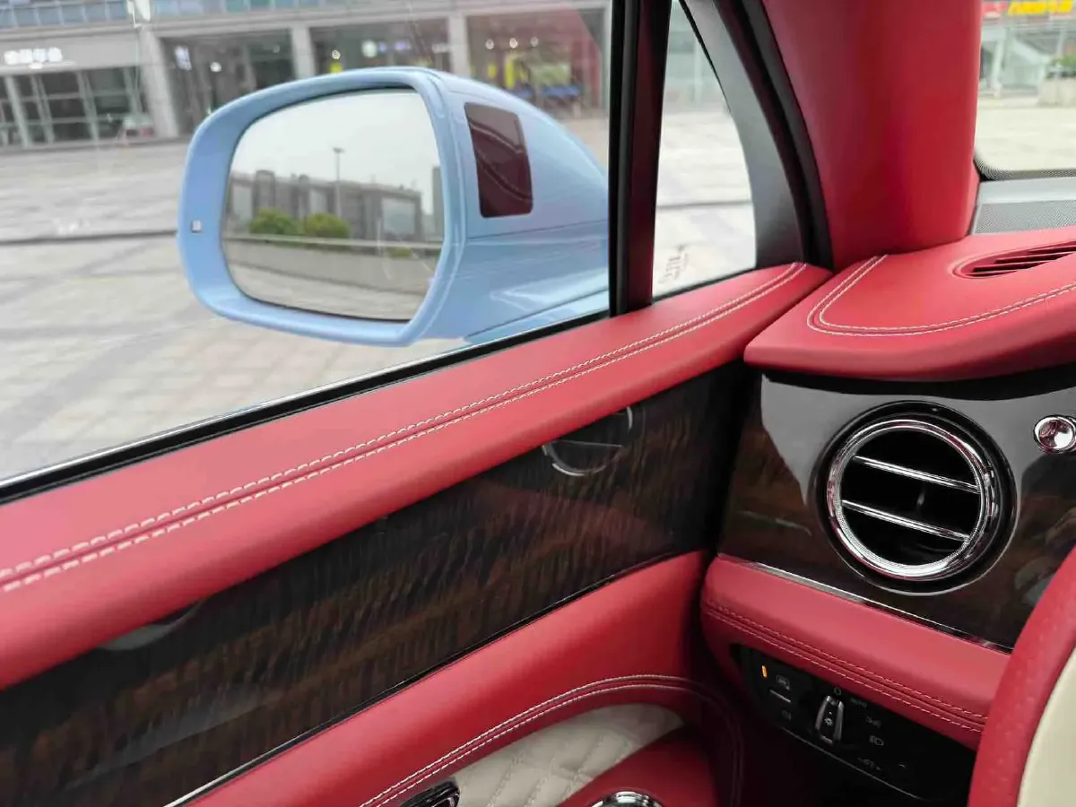 2022 Bentley Bentayga 4.0T 550HP V8 8AT,autocango,china used car exporter,china ev exporter,chinese used car exporter,chinese used ev exporter