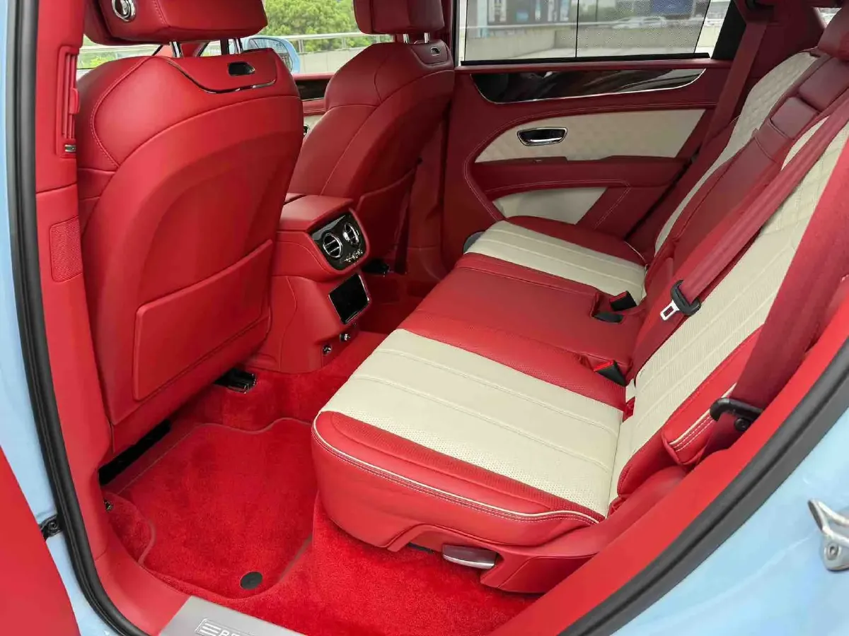 2022 Bentley Bentayga 4.0T 550HP V8 8AT,autocango,china used car exporter,china ev exporter,chinese used car exporter,chinese used ev exporter