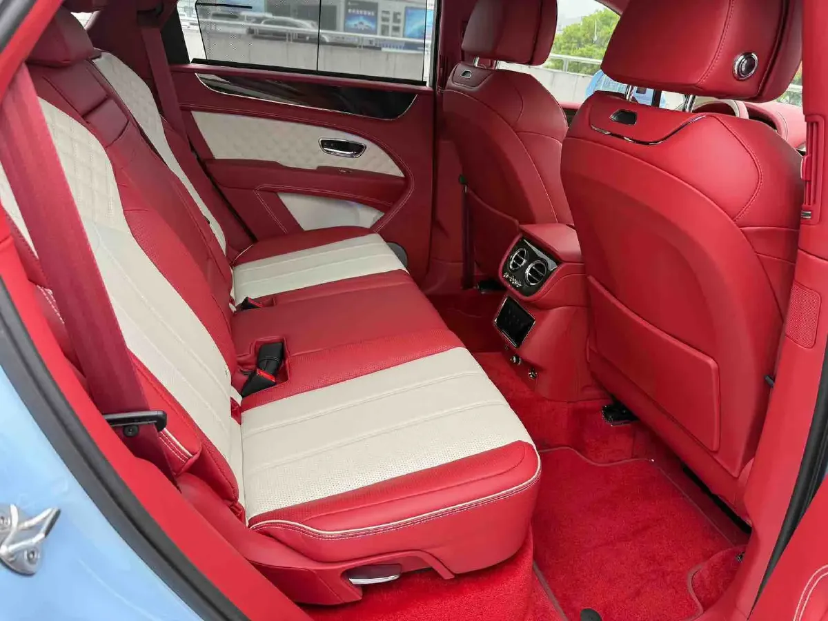 2022 Bentley Bentayga 4.0T 550HP V8 8AT,autocango,china used car exporter,china ev exporter,chinese used car exporter,chinese used ev exporter