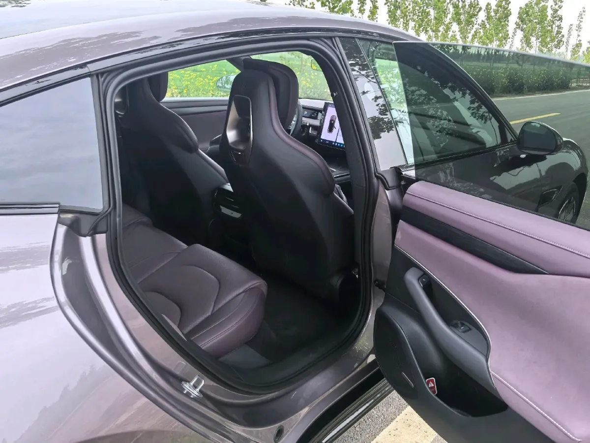 2024 MI SU7 BEV 73.6KWH,autocango,china used car exporter,china ev exporter,chinese used car exporter,chinese used ev exporter