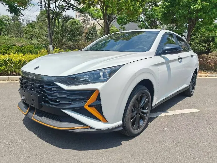 2024 DongFeng Aeolus YiXuan 1.5L 125HP L4 6DCT,autocango,china used car exporter,china ev exporter,chinese used car exporter,chinese used ev exporter