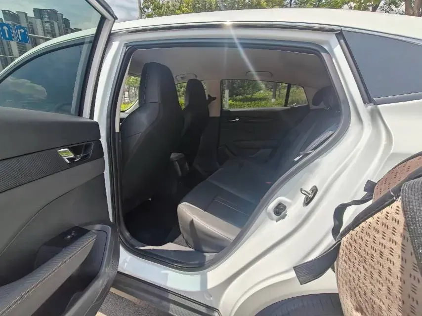 2024 DongFeng Aeolus YiXuan 1.5L 125HP L4 6DCT,autocango,china used car exporter,china ev exporter,chinese used car exporter,chinese used ev exporter