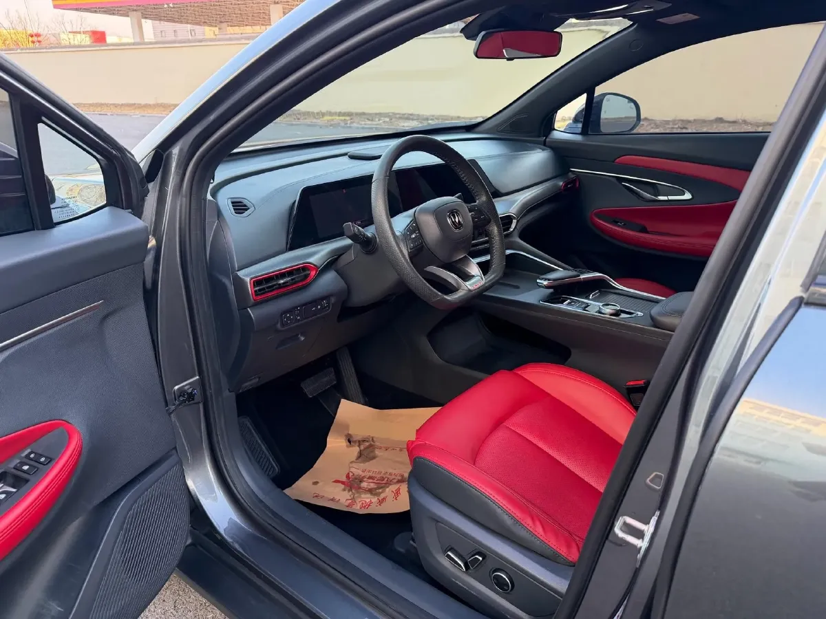 2021 ChangAn UNI-T 1.5T 180HP L4 7DCT,autocango,china used car exporter,china ev exporter,chinese used car exporter,chinese used ev exporter