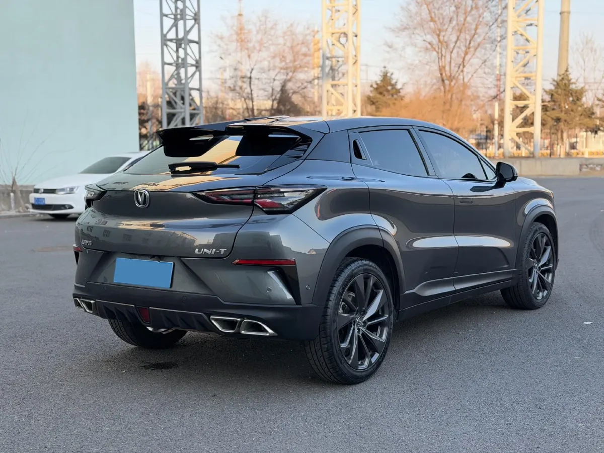 2021 ChangAn UNI-T 1.5T 180HP L4 7DCT,autocango,china used car exporter,china ev exporter,chinese used car exporter,chinese used ev exporter