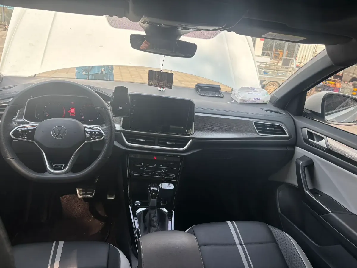 2024 Volkswagen T-Roc 1.5T 160HP L4 7DCT,autocango,china used car exporter,china ev exporter,chinese used car exporter,chinese used ev exporter