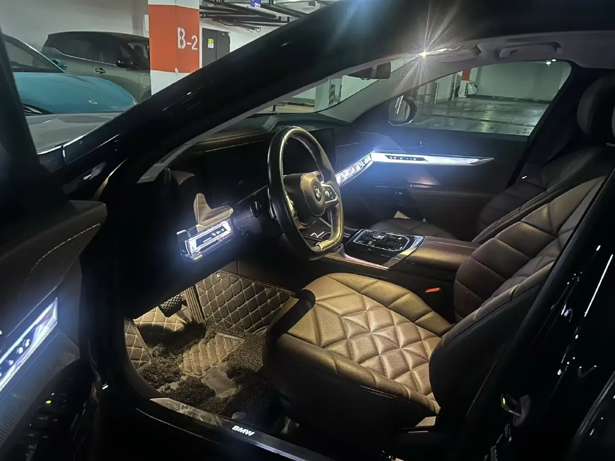 2023 BMW 7 Series 3.0T 272HP L6 8AT,autocango,china used car exporter,china ev exporter,chinese used car exporter,chinese used ev exporter