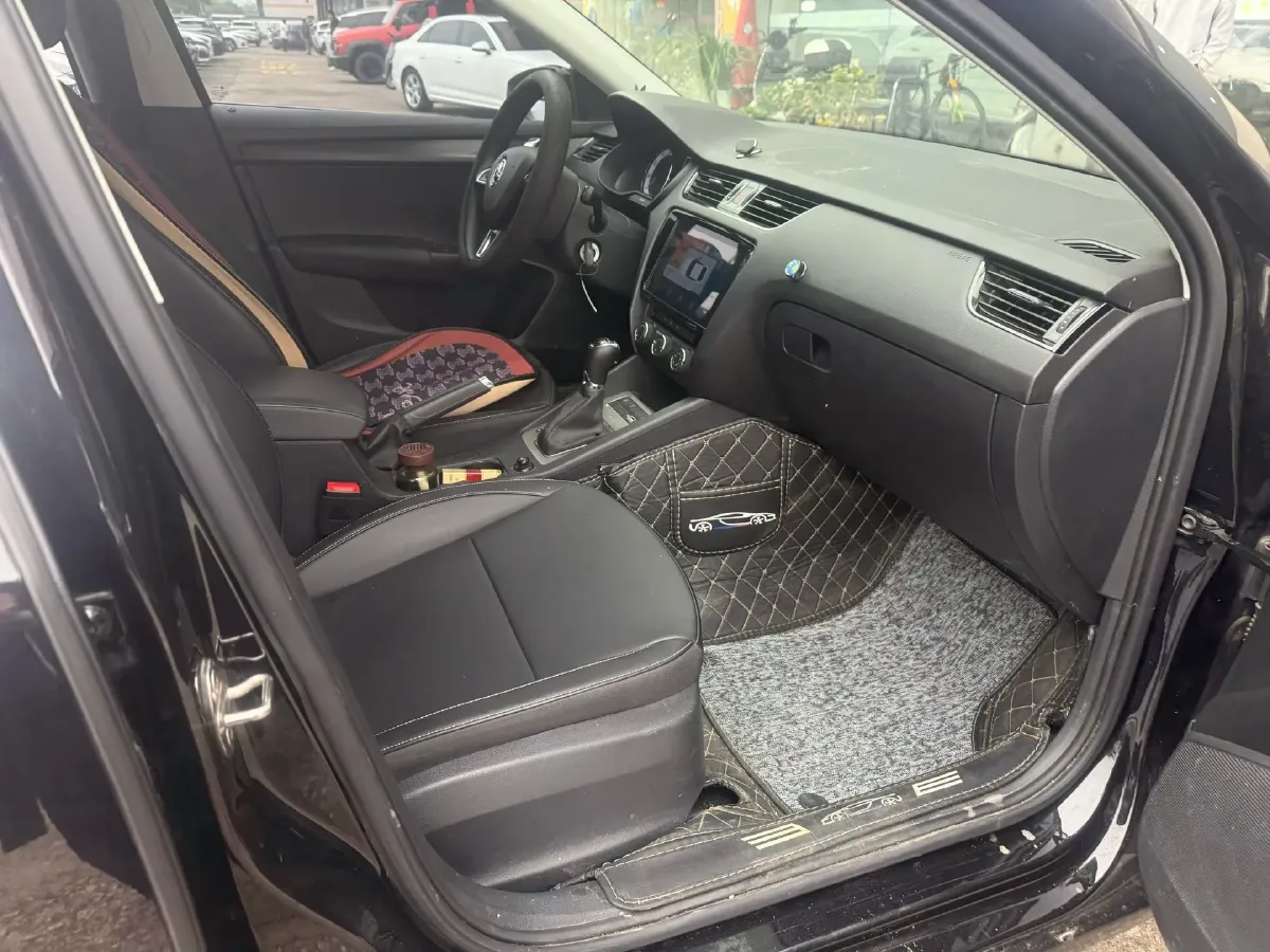 2021 Skoda Octavia 1.5L 113HP L4 6AT,autocango,china used car exporter,china ev exporter,chinese used car exporter,chinese used ev exporter