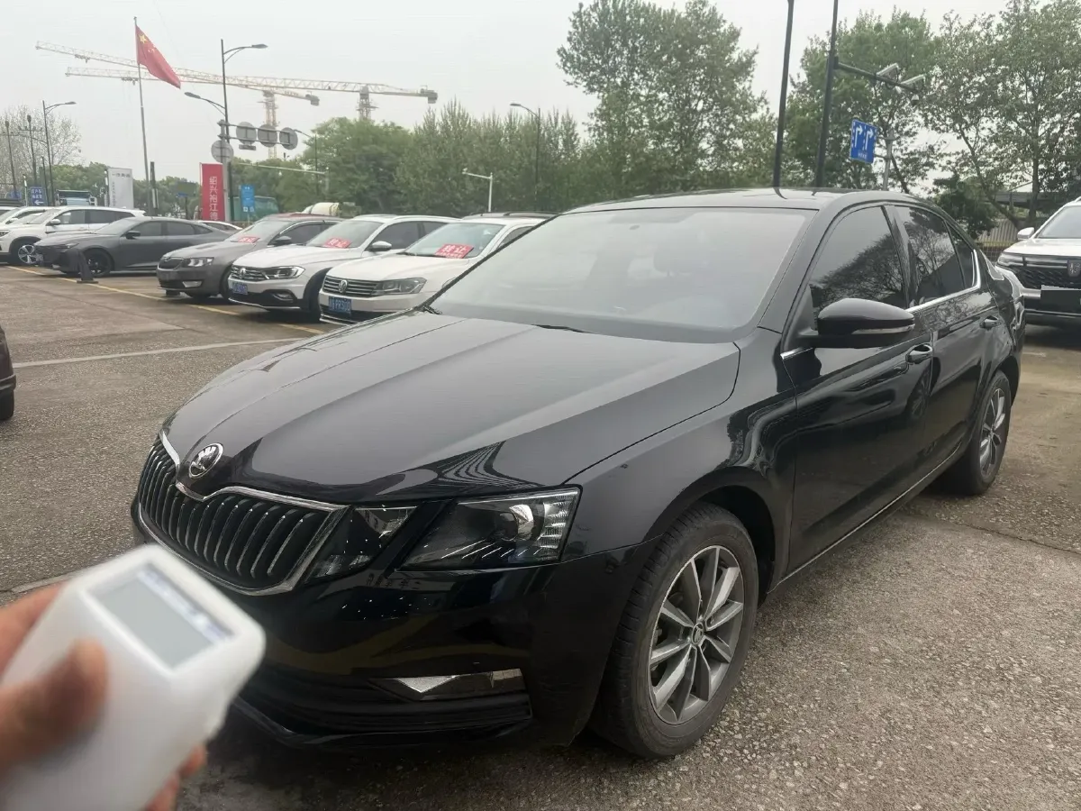 2021 Skoda Octavia 1.5L 113HP L4 6AT,autocango,china used car exporter,china ev exporter,chinese used car exporter,chinese used ev exporter