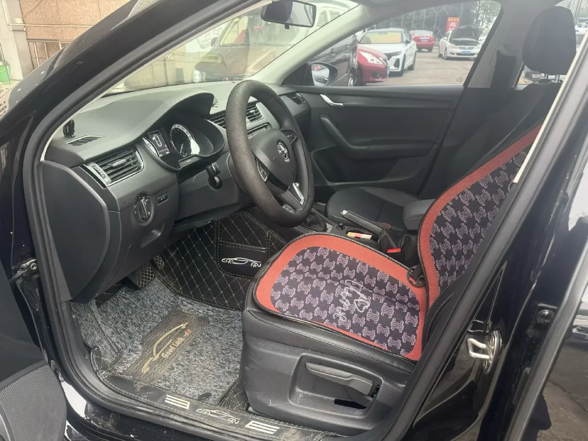 2021 Skoda Octavia 1.5L 113HP L4 6AT,autocango,china used car exporter,china ev exporter,chinese used car exporter,chinese used ev exporter