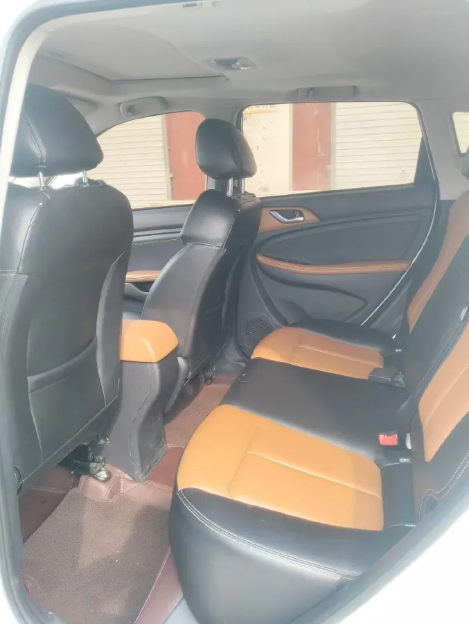 2017 Landwind X2 1.6L 125HP L4 4AT,autocango,china used car exporter,china ev exporter,chinese used car exporter,chinese used ev exporter