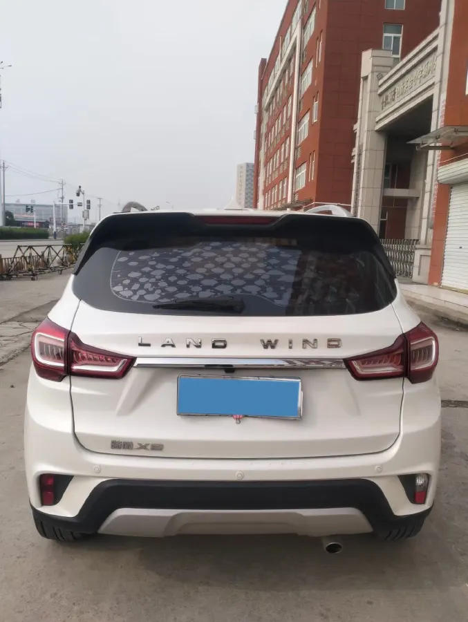 2017 Landwind X2 1.6L 125HP L4 4AT,autocango,china used car exporter,china ev exporter,chinese used car exporter,chinese used ev exporter