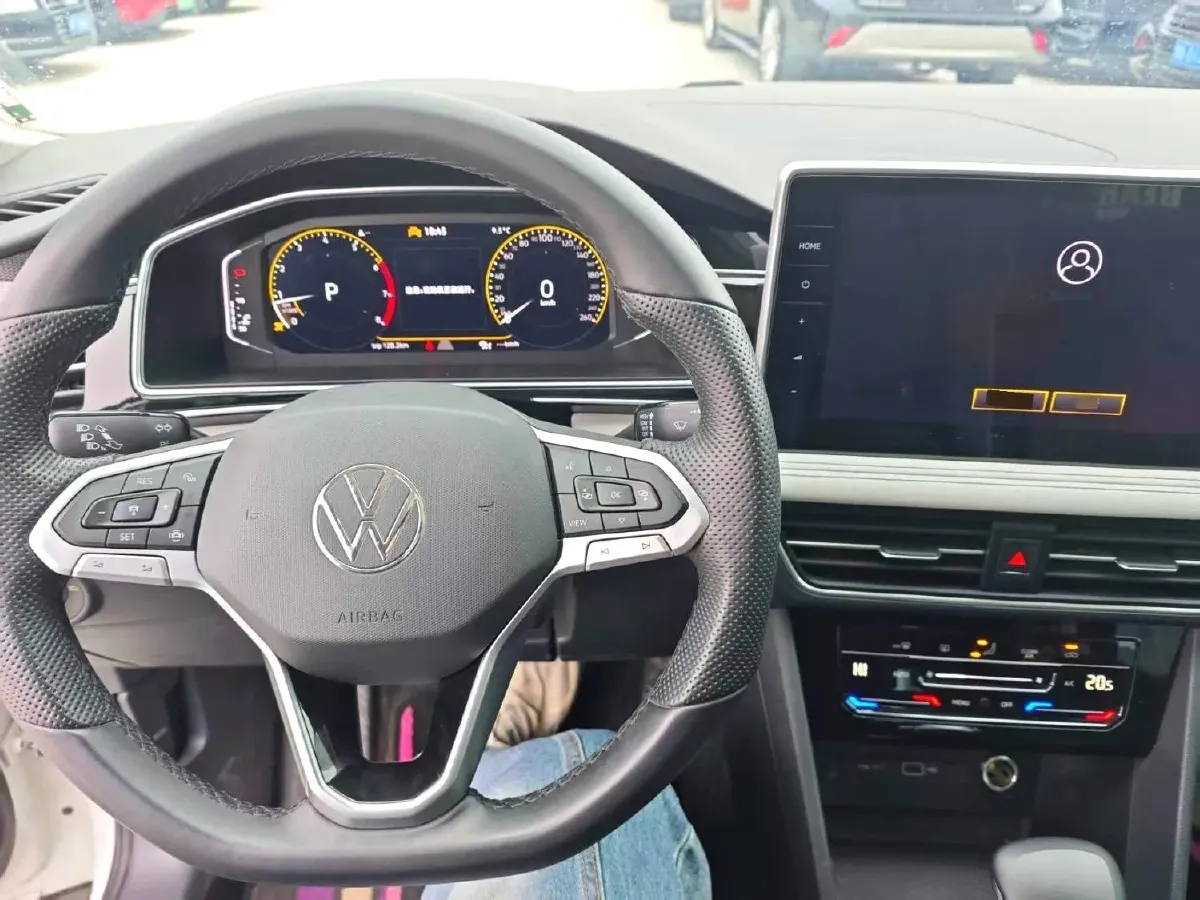 2023 Volkswagen Tiguan L 1.5T 160HP L4 7DCT,autocango,china used car exporter,china ev exporter,chinese used car exporter,chinese used ev exporter